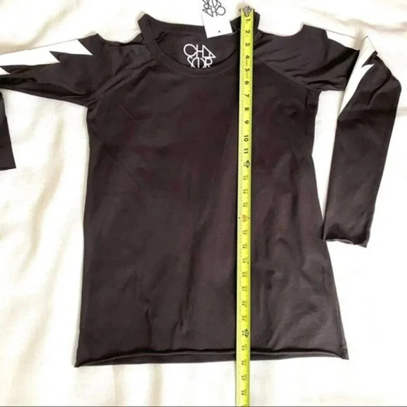 NWT CHASER Cold Shoulder Lightning Shirt - Picture 10 of 13